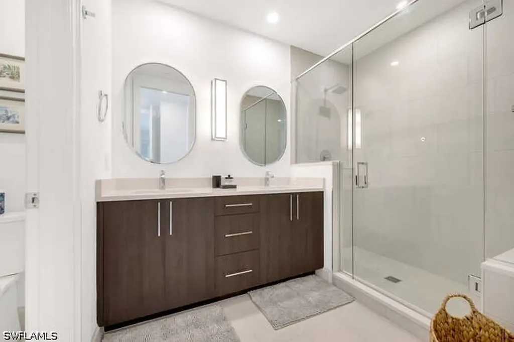 1125 Central Avenue Naples FL 34102