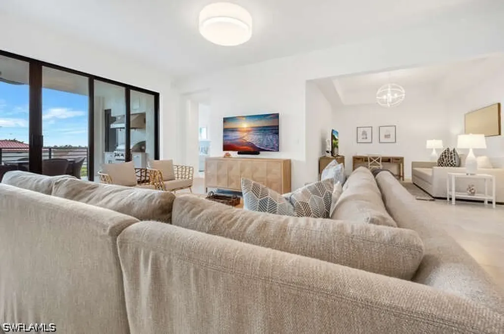 1125 Central Avenue Naples FL 34102