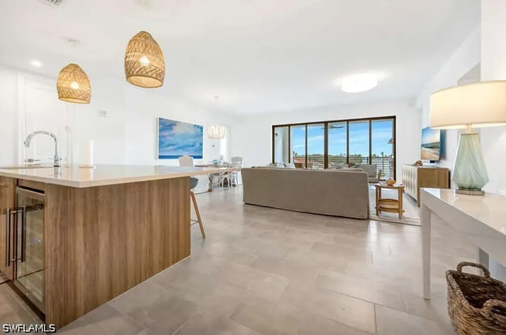 1125 Central Avenue Naples FL 34102