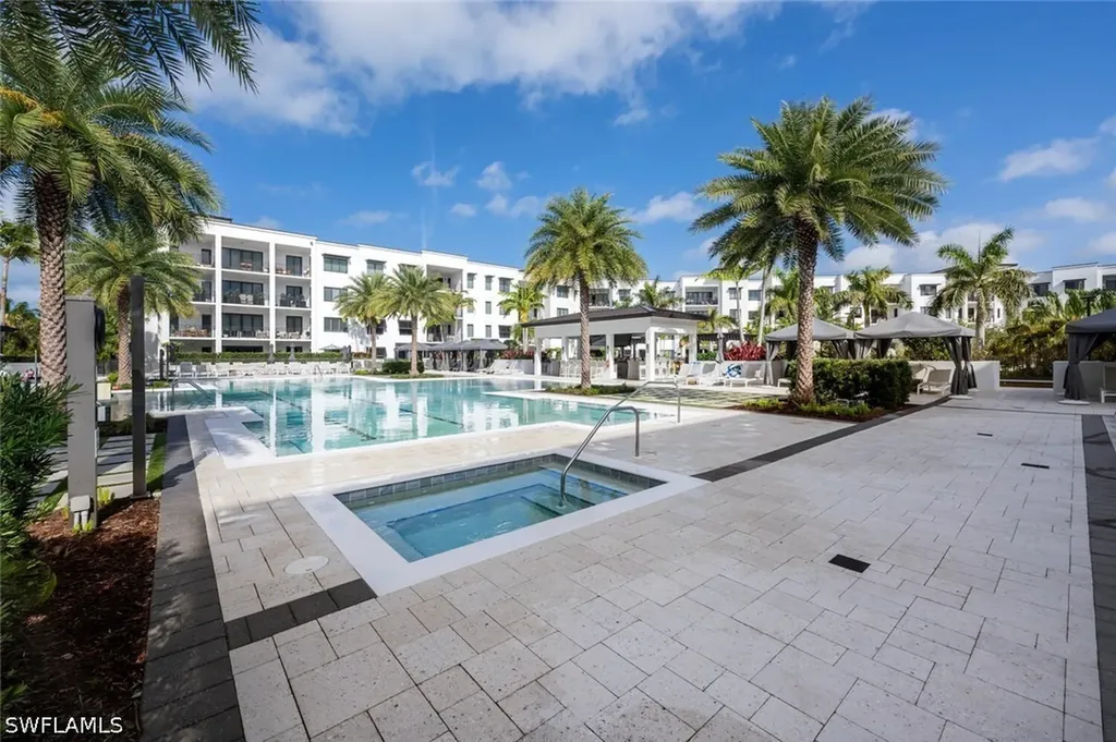 1125 Central Avenue Naples FL 34102
