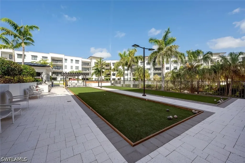 1125 Central Avenue Naples FL 34102