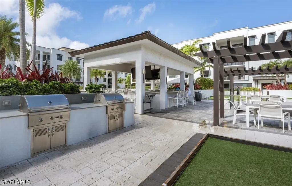 1125 Central Avenue Naples FL 34102