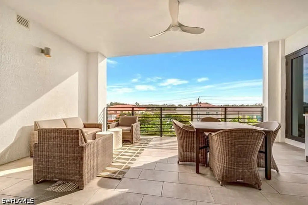 1125 Central Avenue Naples FL 34102