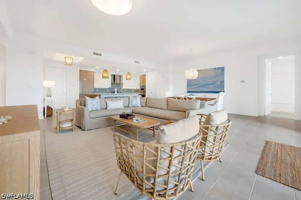 1125 Central Avenue Naples FL 34102