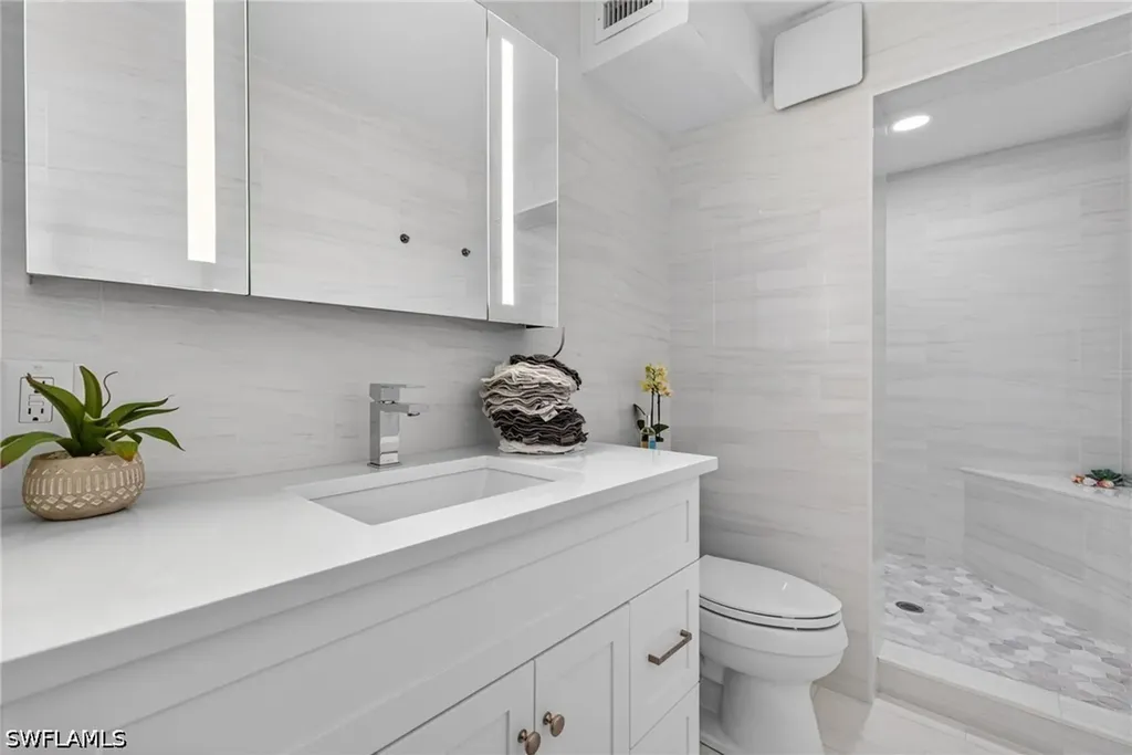 309 Goodlette-frank Road S Naples FL 34102