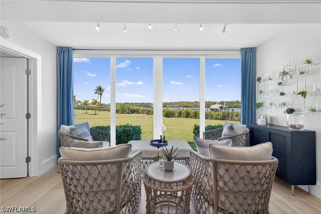 309 Goodlette-frank Road S Naples FL 34102