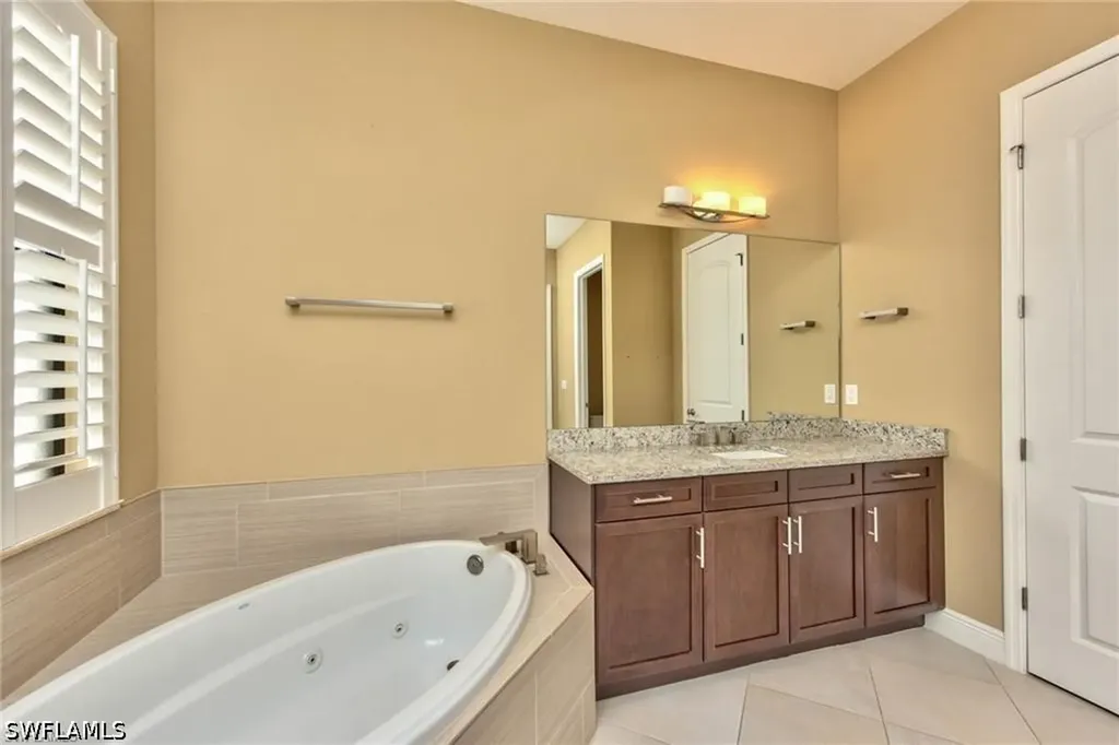 1614 Serrano Circle Naples FL 34105