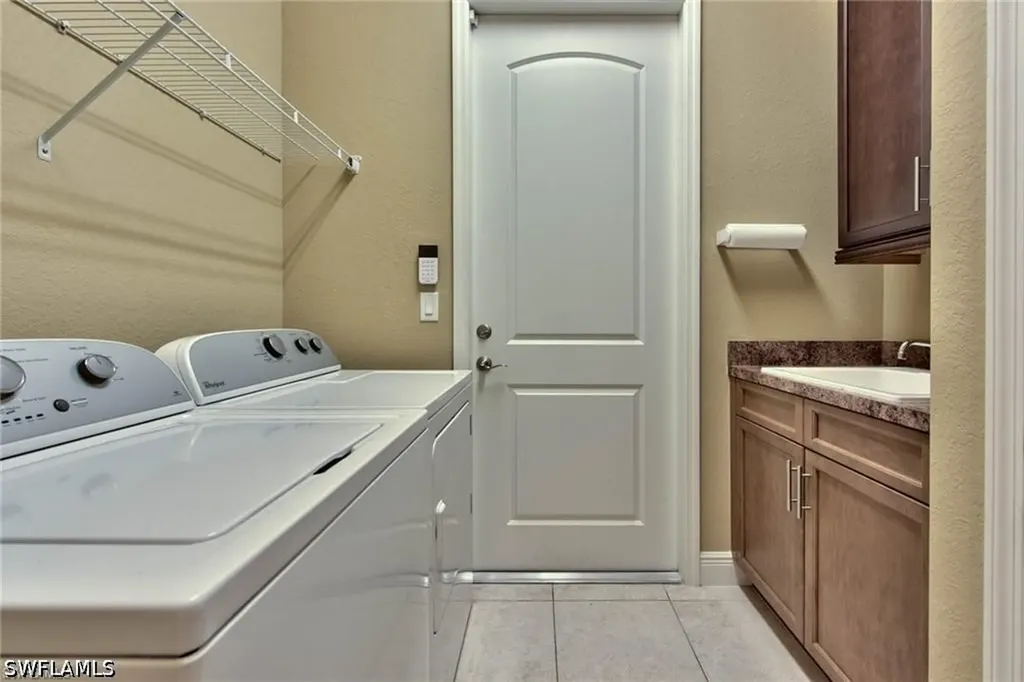 1614 Serrano Circle Naples FL 34105