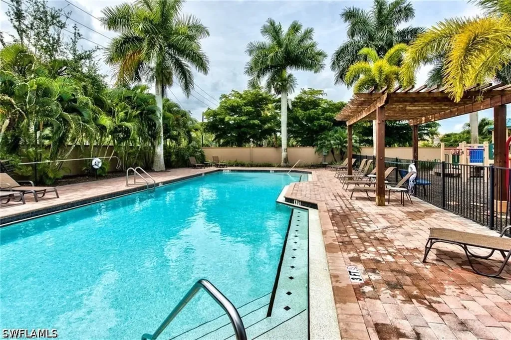 1614 Serrano Circle Naples FL 34105