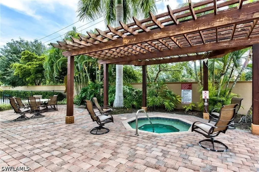 1614 Serrano Circle Naples FL 34105