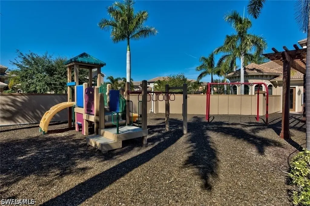 1614 Serrano Circle Naples FL 34105