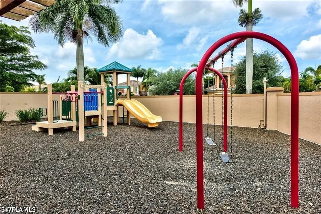 1614 Serrano Circle Naples FL 34105