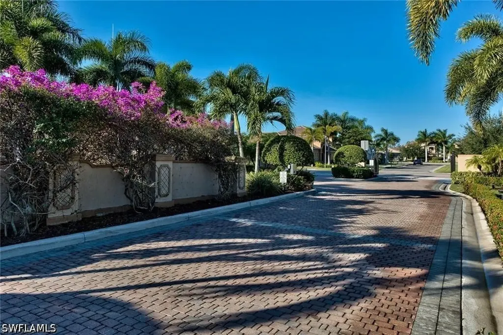 1614 Serrano Circle Naples FL 34105