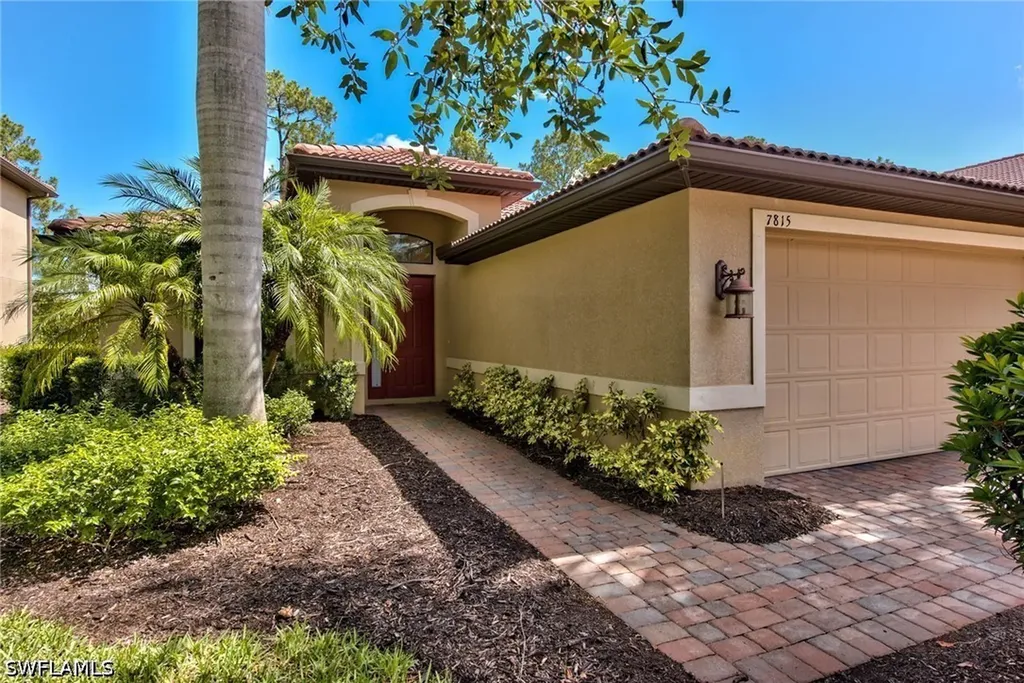 7815 Bucks Run Drive Naples FL 34120