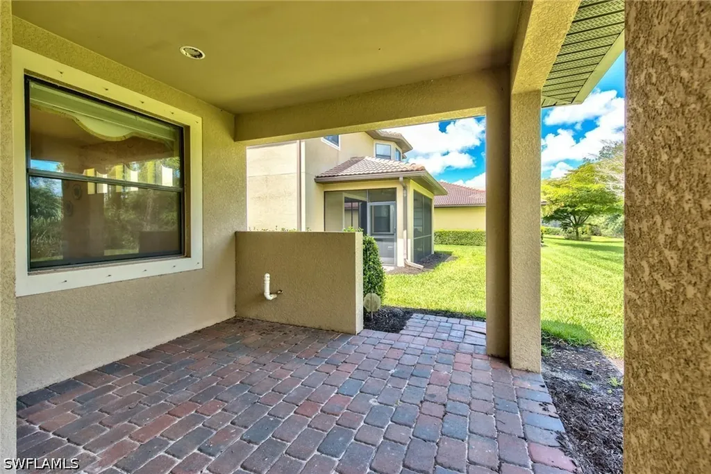 7815 Bucks Run Drive Naples FL 34120