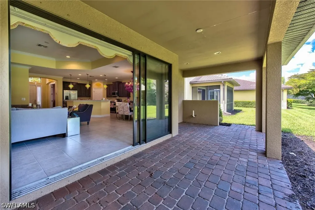 7815 Bucks Run Drive Naples FL 34120