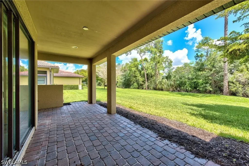 7815 Bucks Run Drive Naples FL 34120