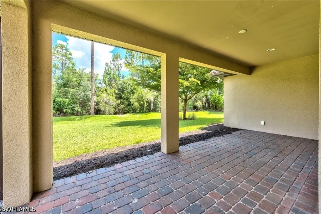7815 Bucks Run Drive Naples FL 34120
