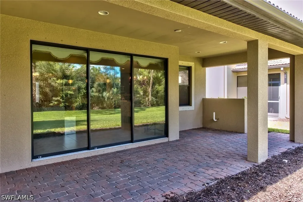 7815 Bucks Run Drive Naples FL 34120