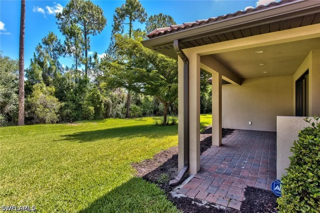 7815 Bucks Run Drive Naples FL 34120