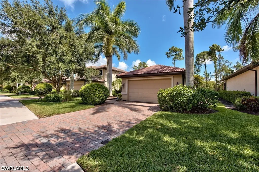 7815 Bucks Run Drive Naples FL 34120