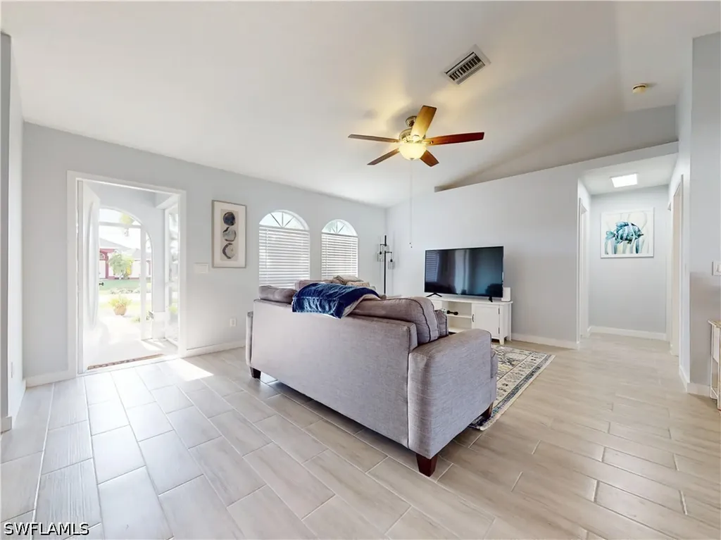 43 NE 13th Avenue Cape Coral FL 33909