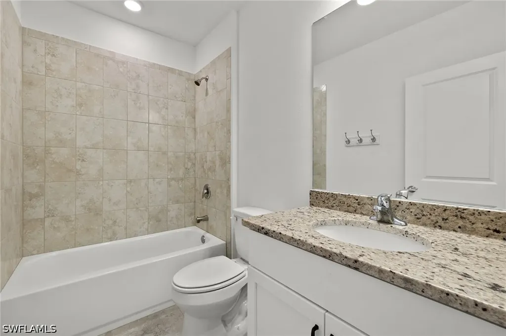 858 Rue Labeau Circle Fort Myers FL 33913