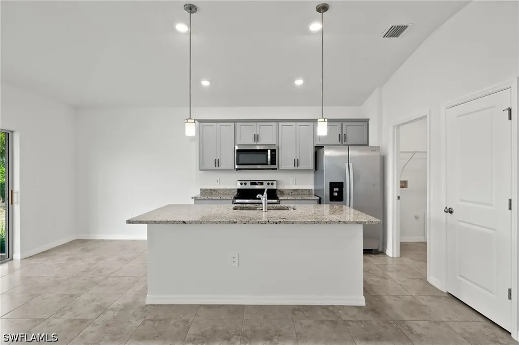 858 Rue Labeau Circle Fort Myers FL 33913