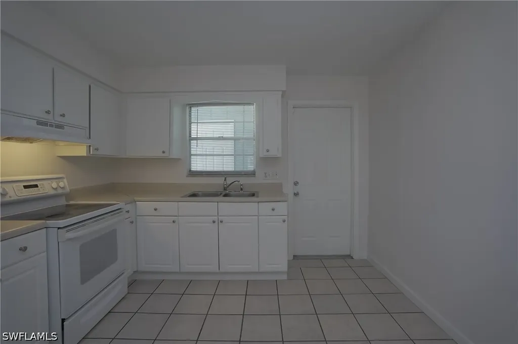 1193 S Alhambra Circle Naples FL 34103