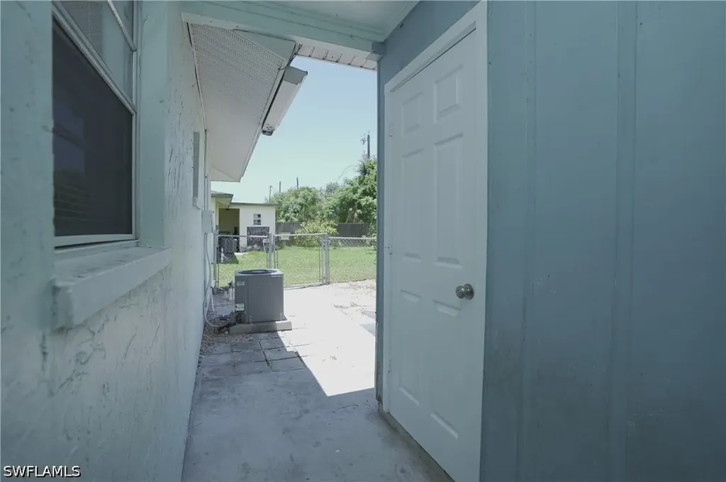 1193 S Alhambra Circle Naples FL 34103