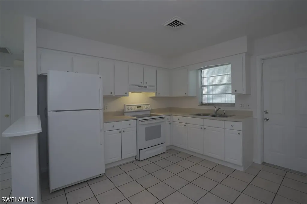 1193 S Alhambra Circle Naples FL 34103