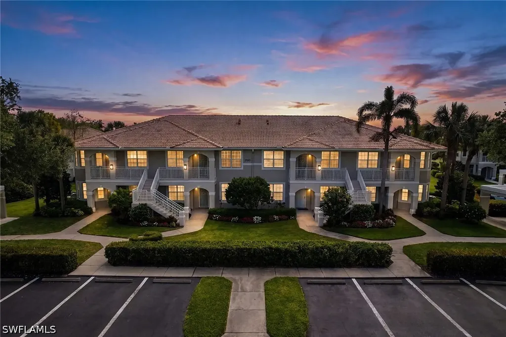 2310 Carrington Court Naples FL 34109