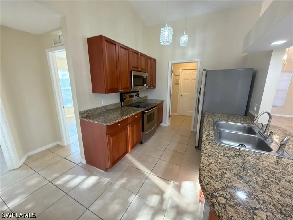 2513 48th Street SW Lehigh Acres FL 33976