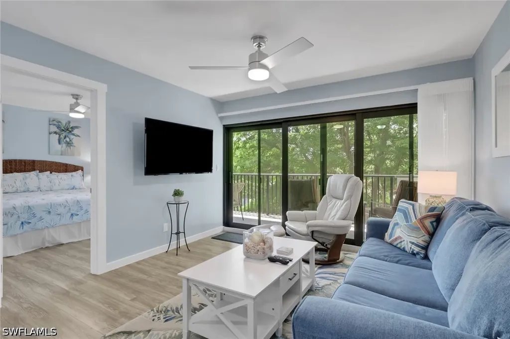 600 Neapolitan Way Naples FL 34103