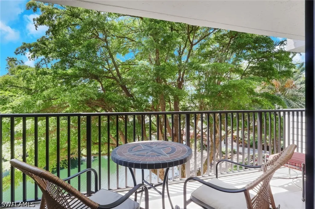 600 Neapolitan Way Naples FL 34103
