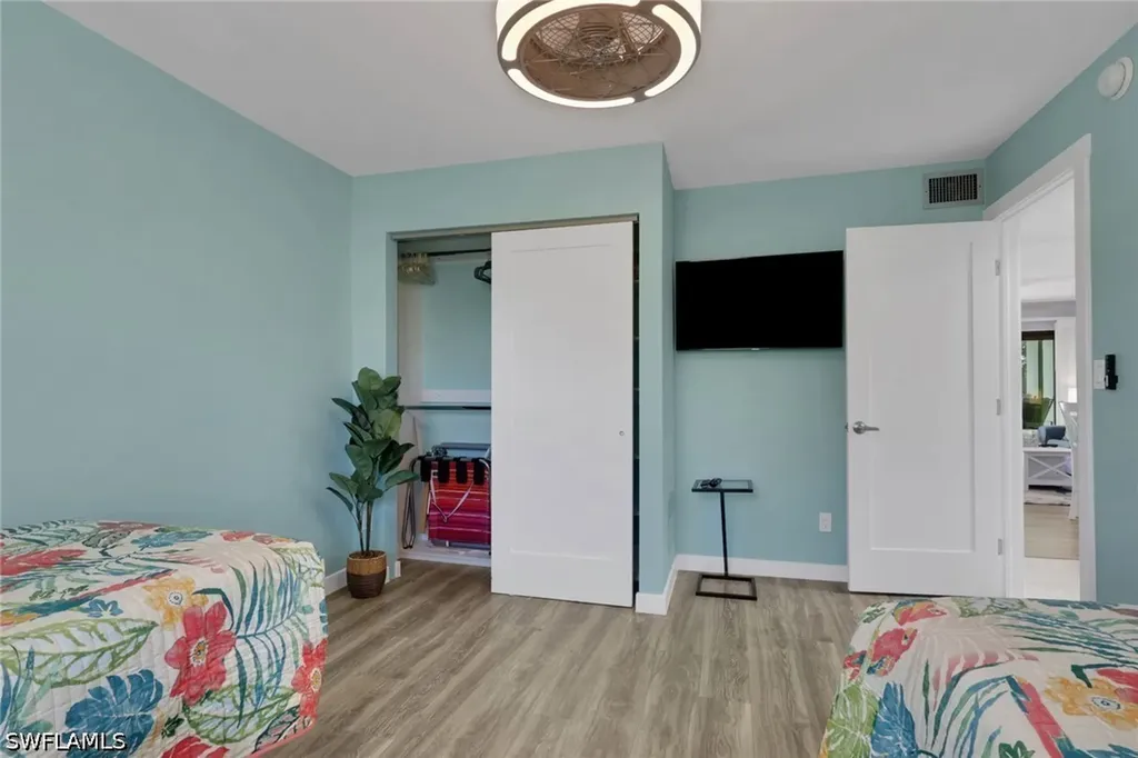 600 Neapolitan Way Naples FL 34103