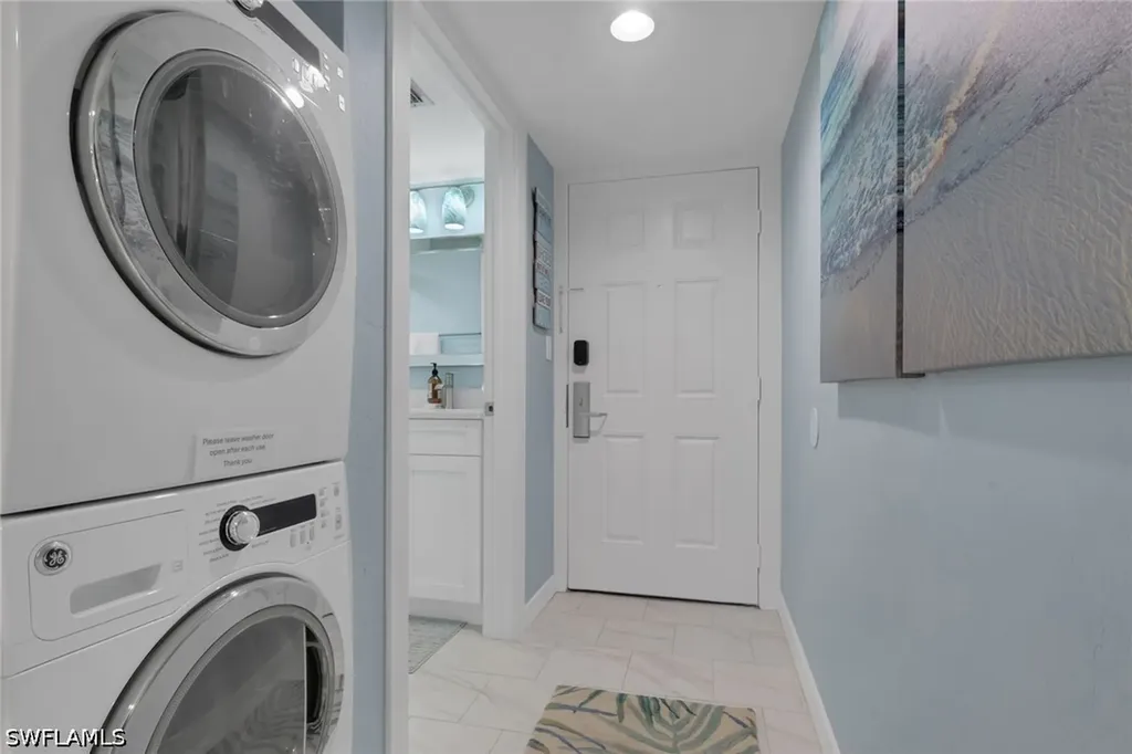 600 Neapolitan Way Naples FL 34103