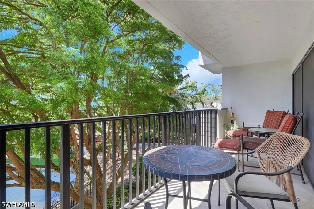 600 Neapolitan Way Naples FL 34103