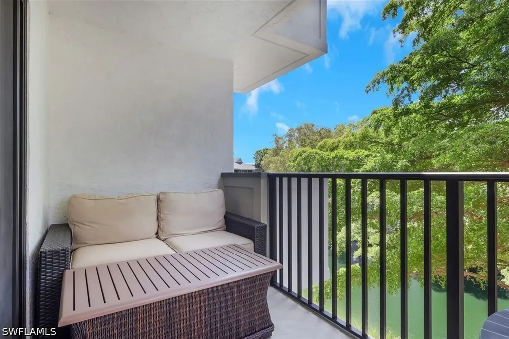 600 Neapolitan Way Naples FL 34103