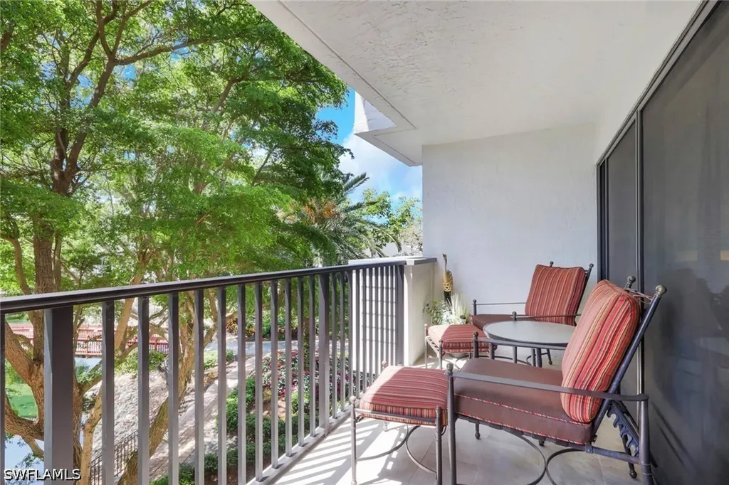 600 Neapolitan Way Naples FL 34103