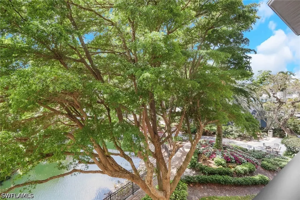 600 Neapolitan Way Naples FL 34103
