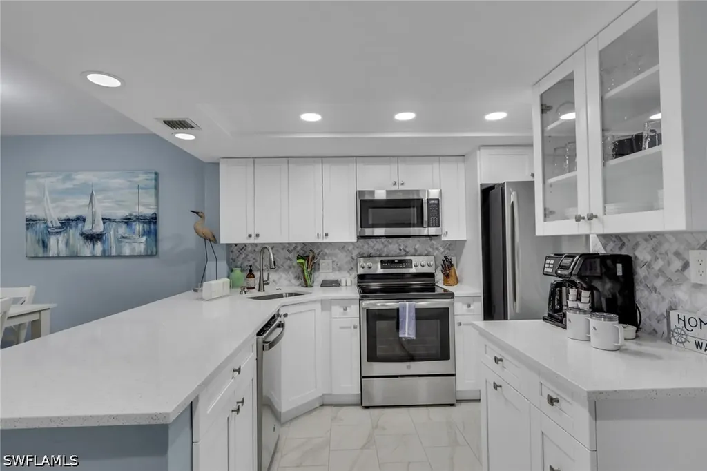 600 Neapolitan Way Naples FL 34103