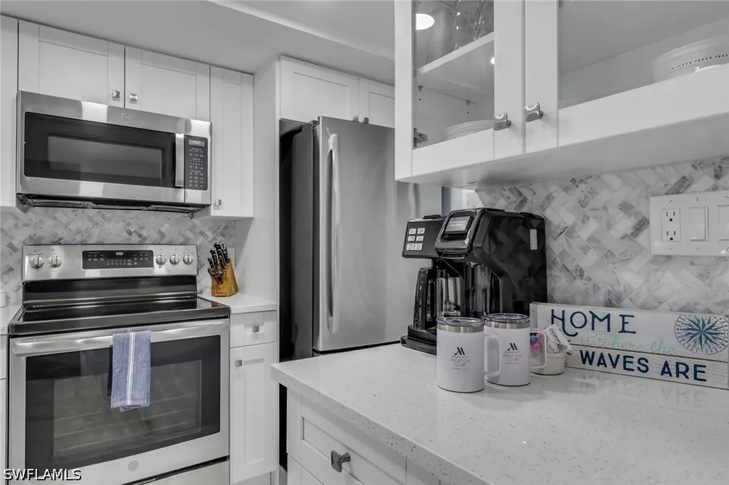 600 Neapolitan Way Naples FL 34103
