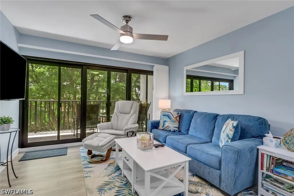 600 Neapolitan Way Naples FL 34103