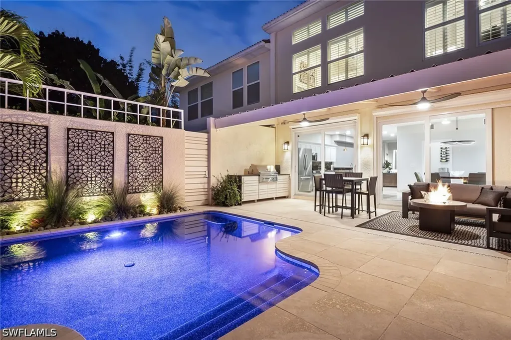 1070 5th Street S Naples FL 34102