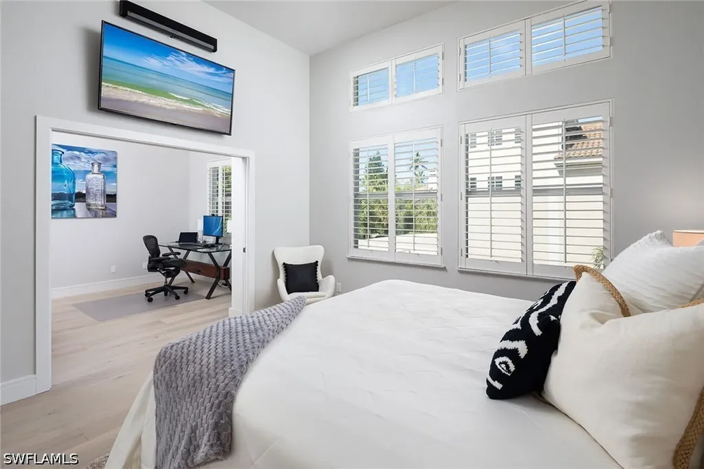 1070 5th Street S Naples FL 34102