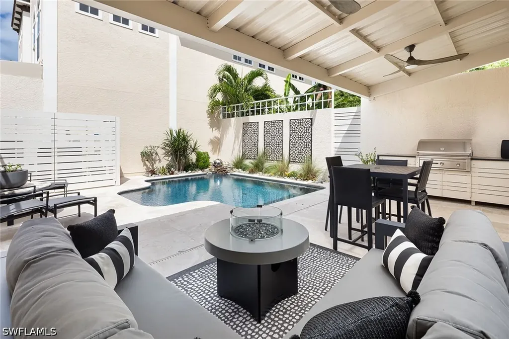 1070 5th Street S Naples FL 34102