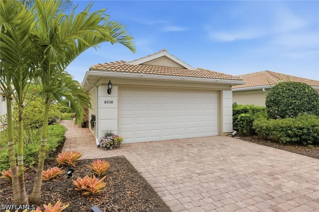 8658 Genova Court Naples FL 34114