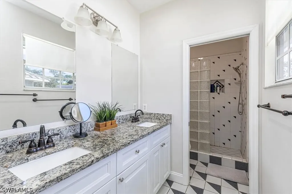 3618 Cottage Club Lane Naples FL 34105
