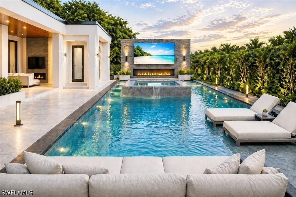 3423 Canal Street Naples FL 34112